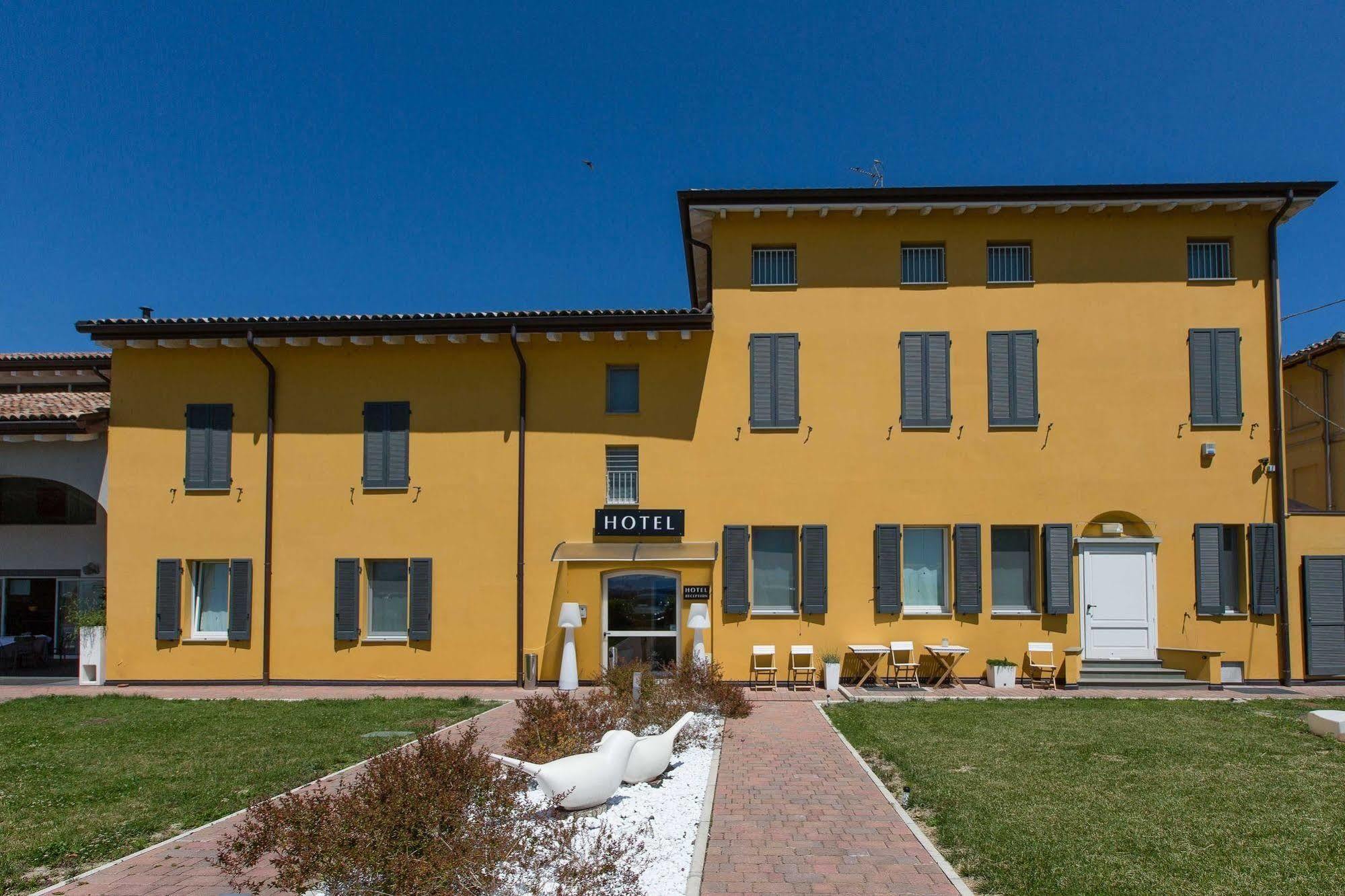 Hotel Forlanini 52 Parma Exterior foto